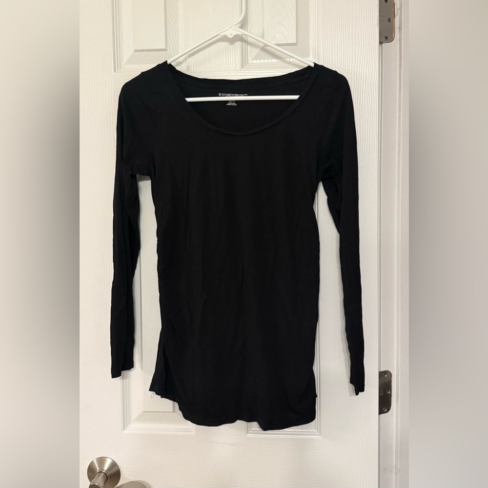 Women’s XS Plain Comfy Black Long Sleeve Top by Liz Lange) Maternity HAS STAIN